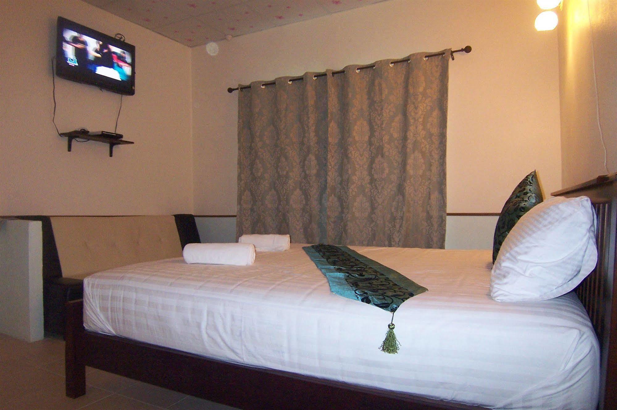 Phuket Airport Overnight Hotel Nai Yang Екстер'єр фото